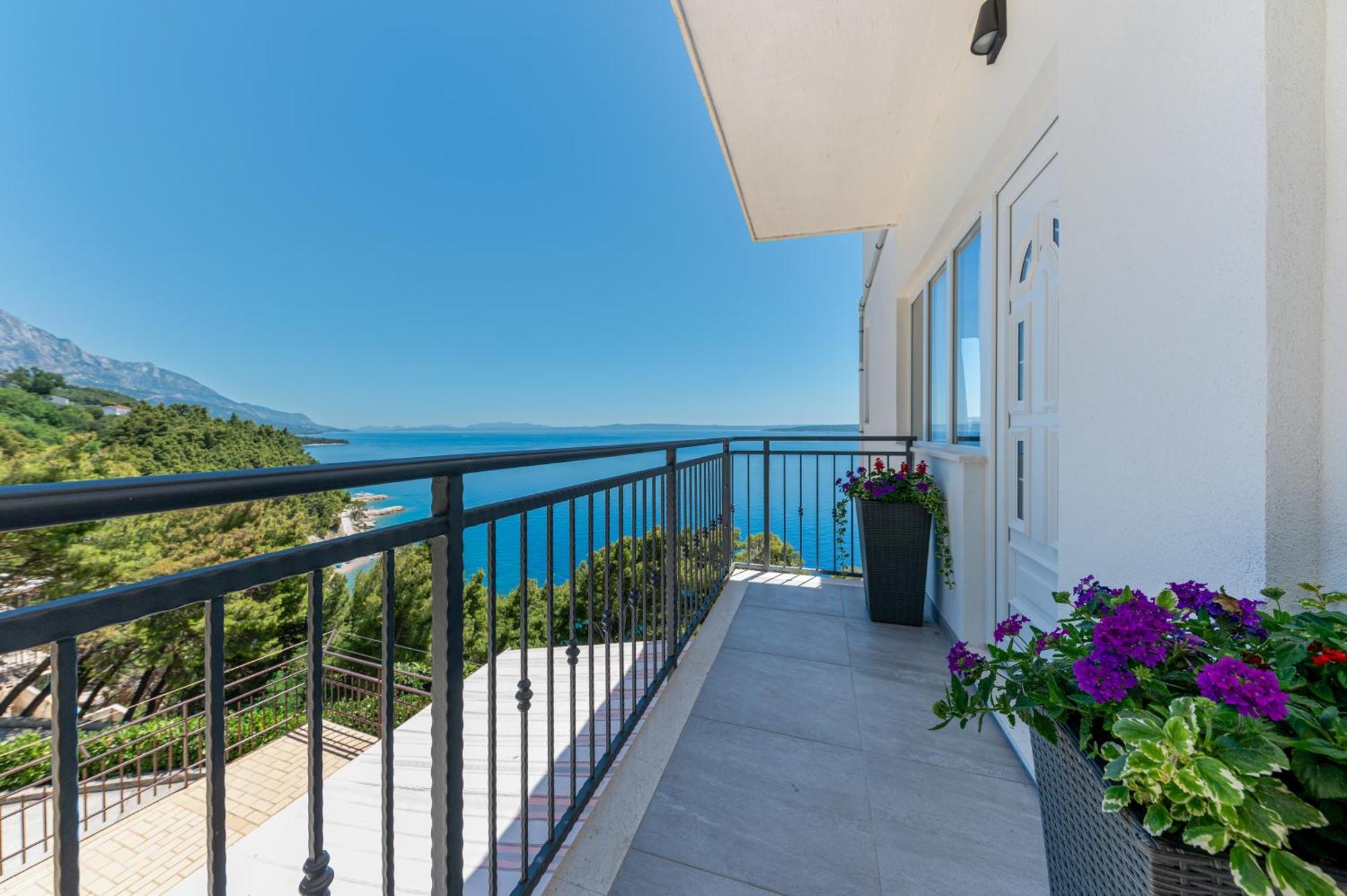 Seaview Apartments Nives Brela Room photo